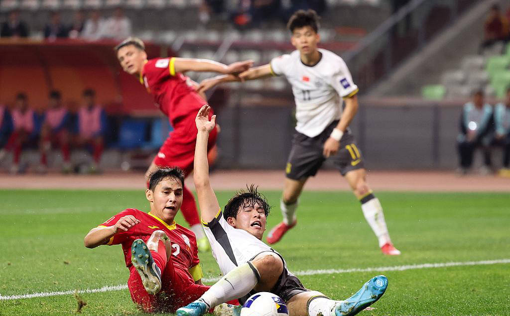 关于精彩对决持续升温，亚洲足球盛宴引无数球迷狂热的信息